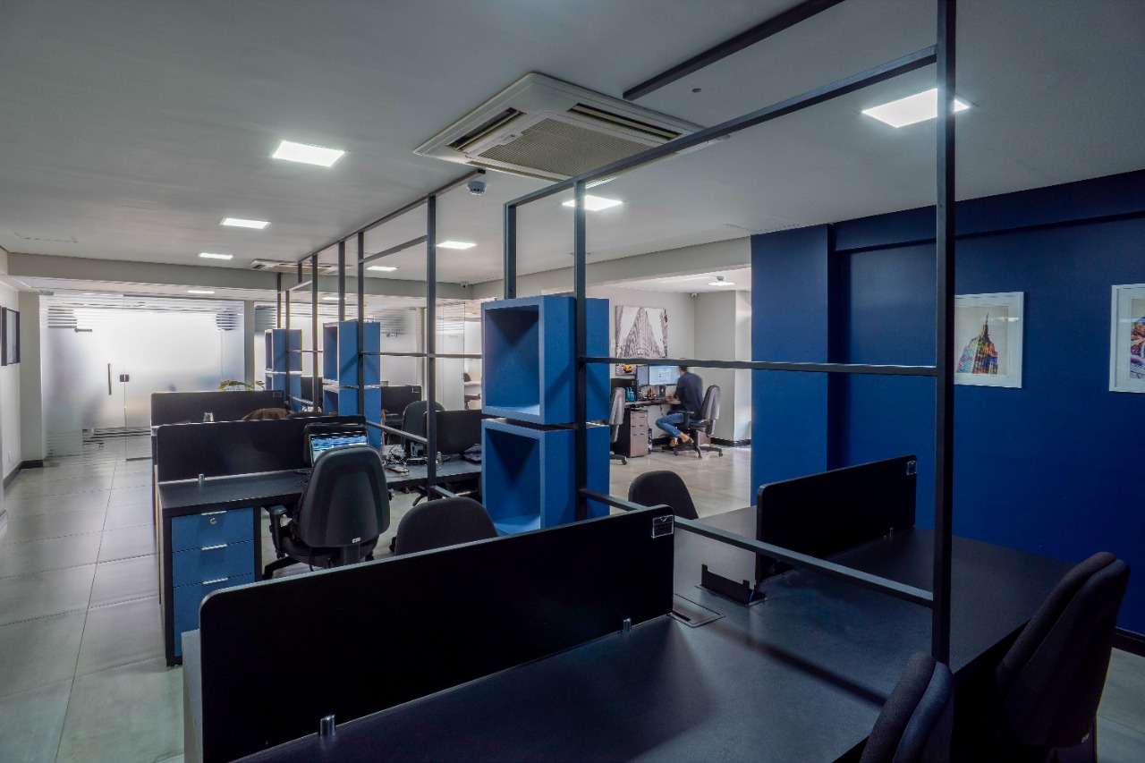 Estação de Trabalho moderna no coworking Vista Offices